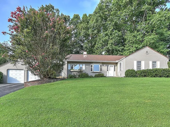 1711 Brentwood Dr, Greeneville, TN 37743