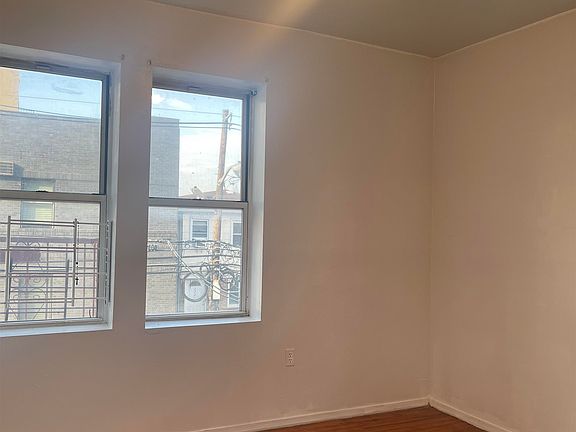 3rd image of 5616 Hudson Ave APT 1D