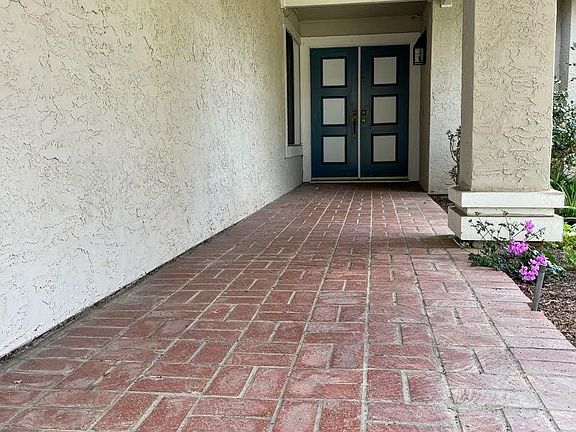 2nd image of 3153 Mount Oso Dr