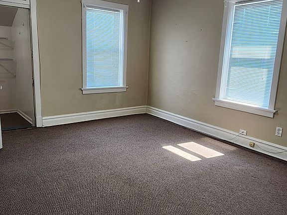 5th image of 5015 Bancroft Ave Floor 2