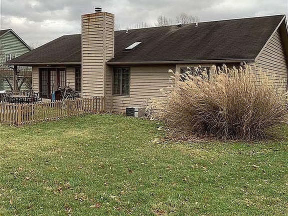 2nd image of 1716 Meadow Woods Ct