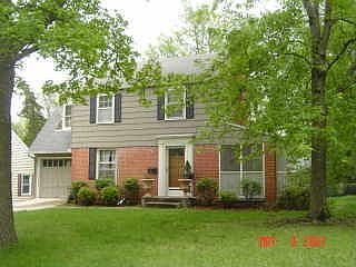 Fairway 2 story Charmer!
