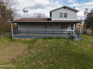 518 Flatt Spur Rd, Jamestown, TN 38556