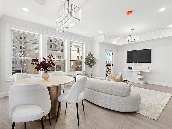 3rd image of 131 Clifton Pl #5