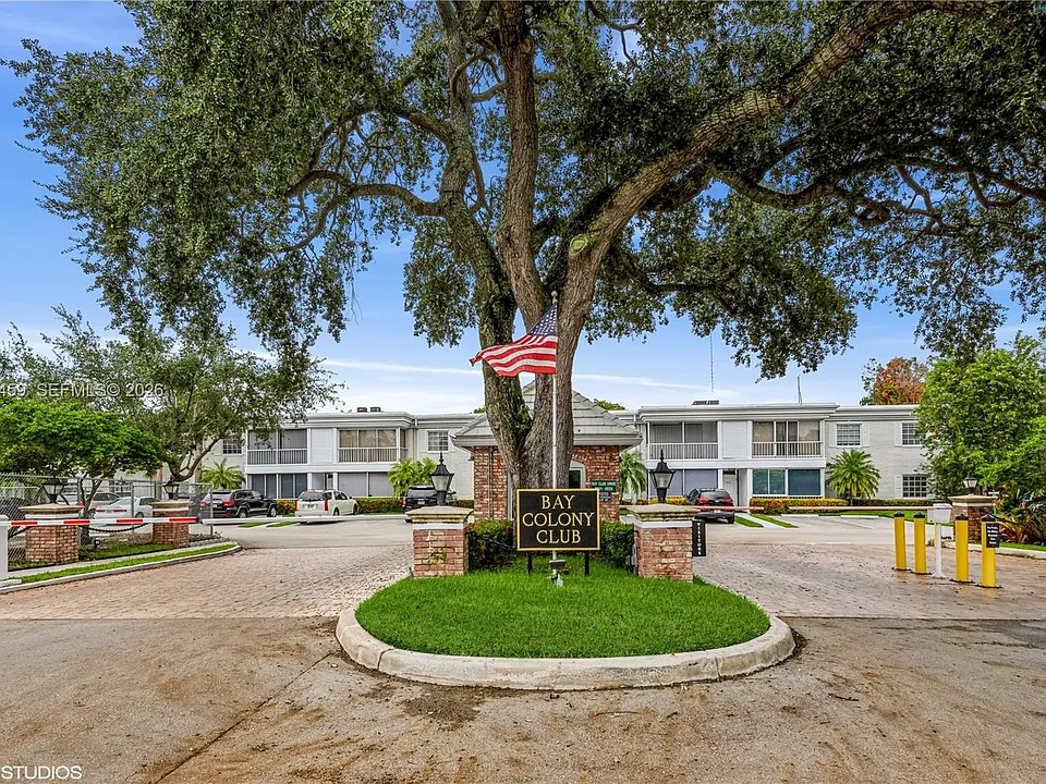 6209 Bay Club Dr #4