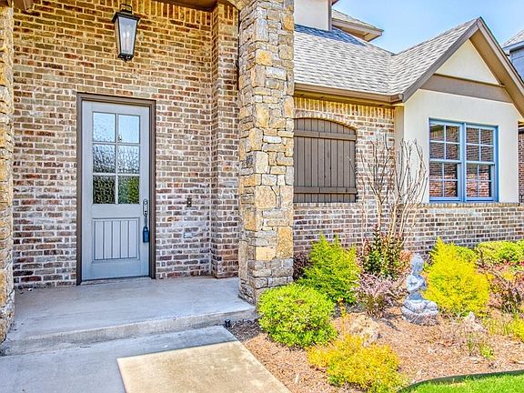 4th image of 15705 Cambria Ct