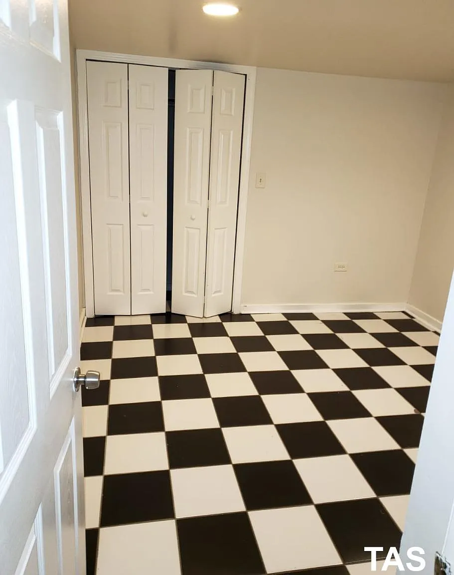 2230 North Lockwood Avenue #GDN — Photo 4