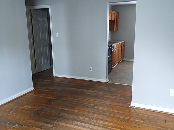 2nd image of 1001 N Broadway Unit 2