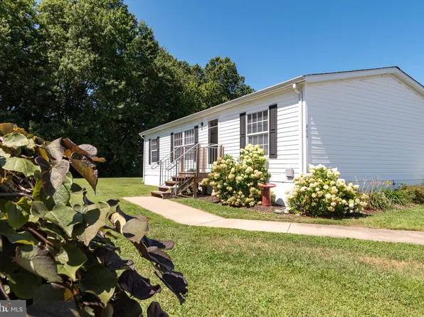 404 Fox Pointe Dr, Dover, DE 19904