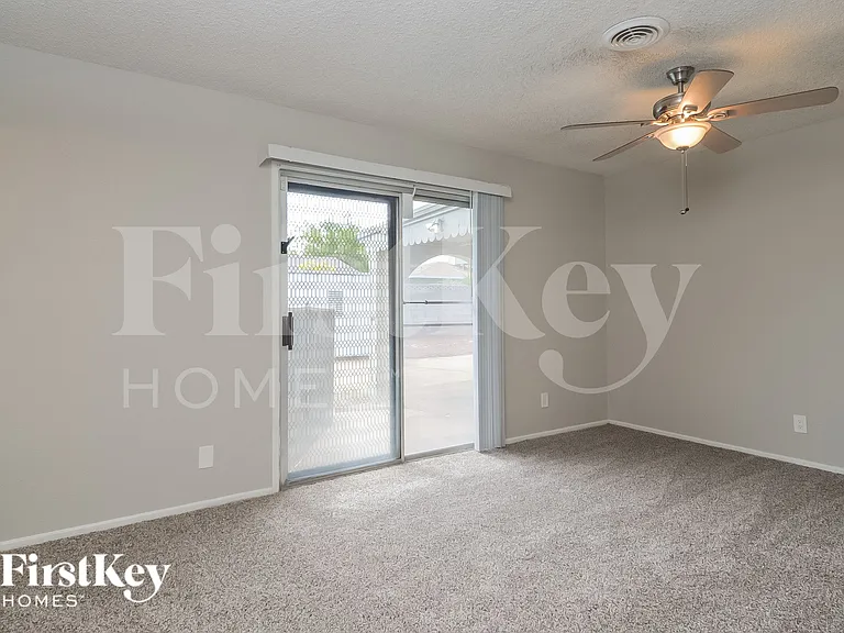 4071 Oakhill Ave — Photo 8
