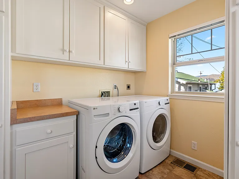 1310 Peach St — Photo 12