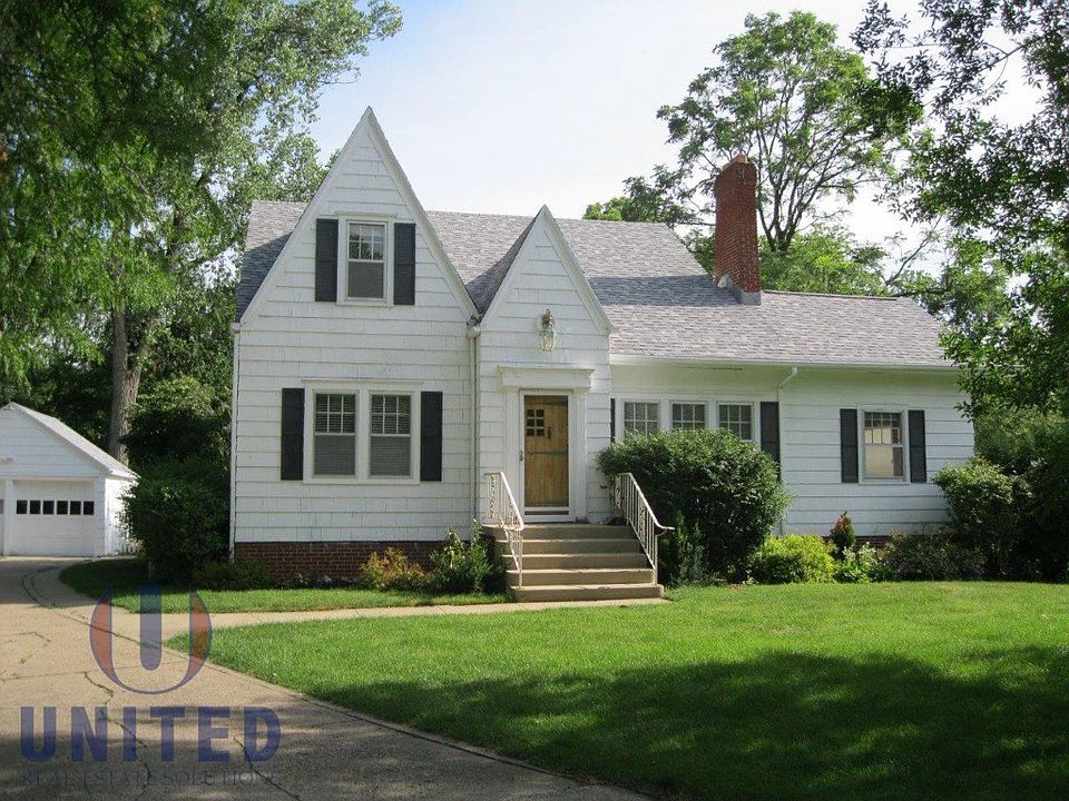 1st image of 4518 Manor Cir