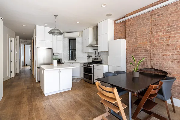 Sold by Owner | media 9