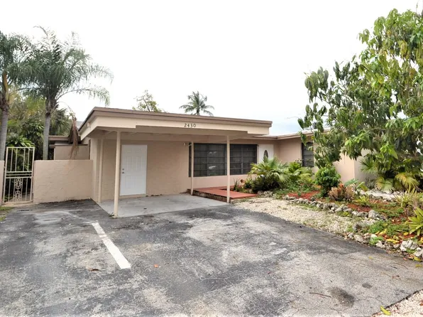 2430 Whale Harbor Ln, Fort Lauderdale, FL 33312