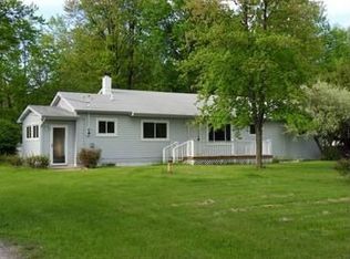 1562 N Dublin Rd, Midland, MI 48642