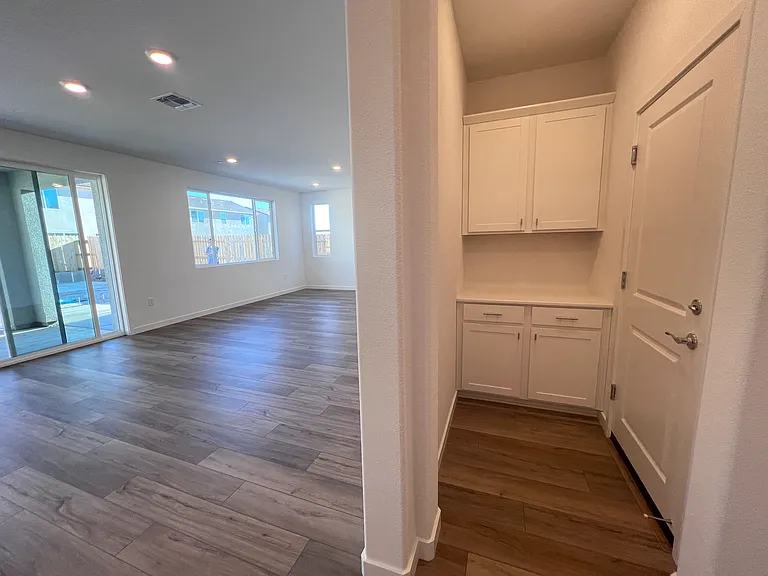 8144 Arrowfield Way — Photo 10