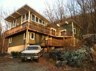 553 Shannondale Rd, Harpers Ferry, WV 25425