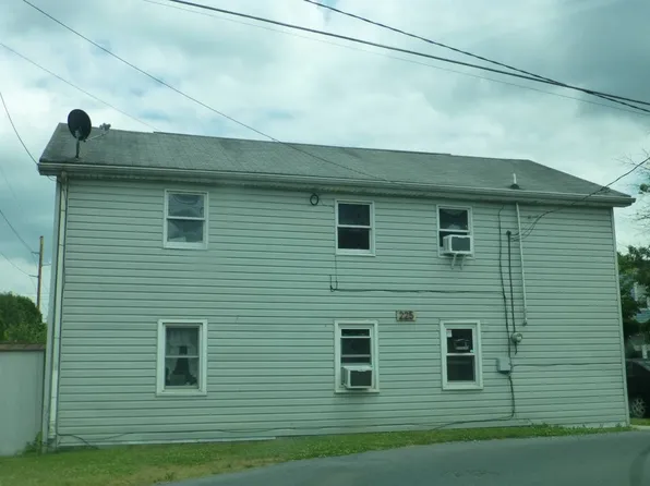 225 State St, Middletown, PA 17057