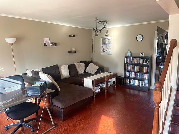 2nd image of 4918 N Shoreland Ave #4918