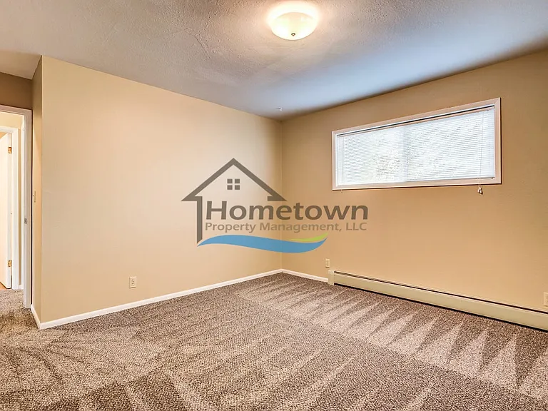2432 & 2433 E Stowe Ct — Photo 33