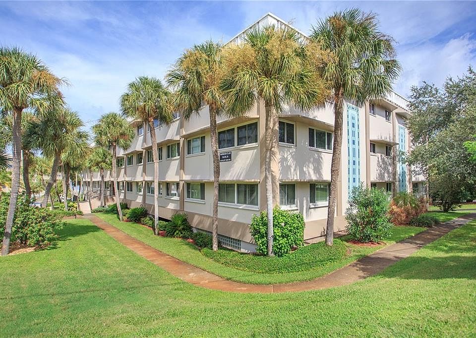 Home For Sale In Harbour Club