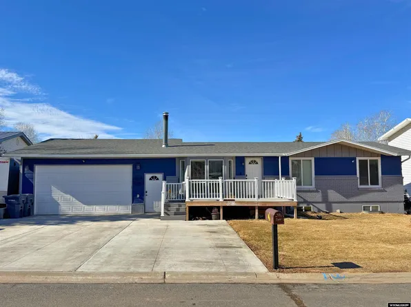 105 Zuni Ct, Evanston, WY 82930