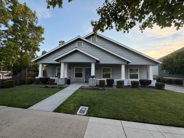 813 S School St, Lodi, CA 95240