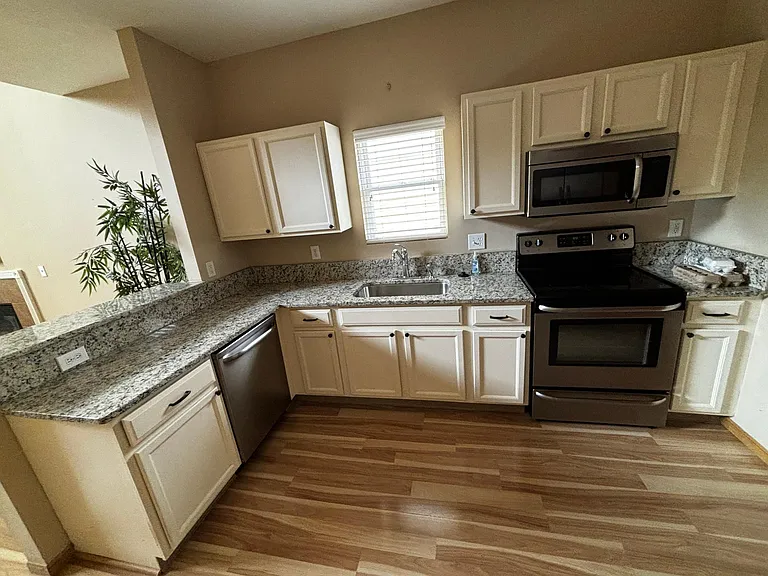 Kitchen (2)