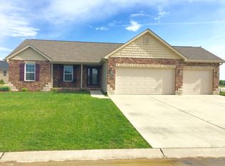5527 Alpine Place Dr, Smithton, IL 62285