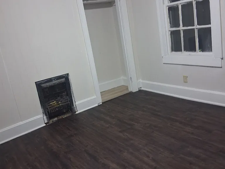215 Maple St — Photo 1