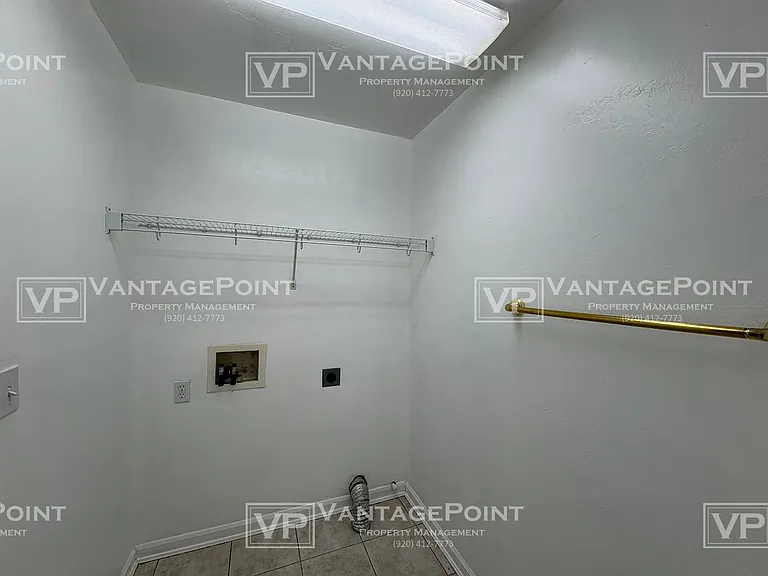 1684 Twin Lakes Cir #1 — Photo 28