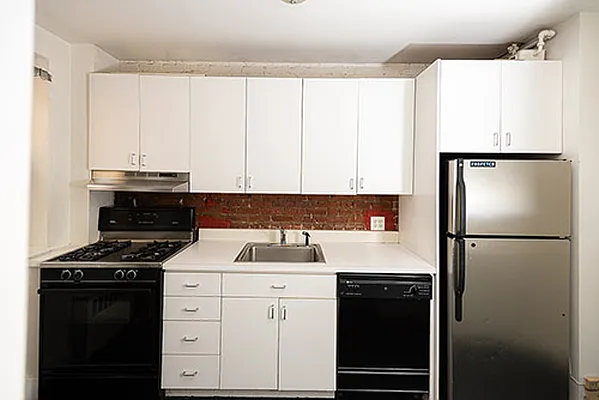 Rented by Voro New York | media 8