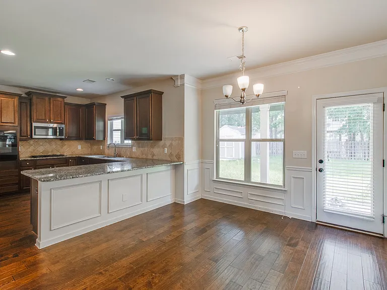 609 Angel Oak Ln — Photo 9