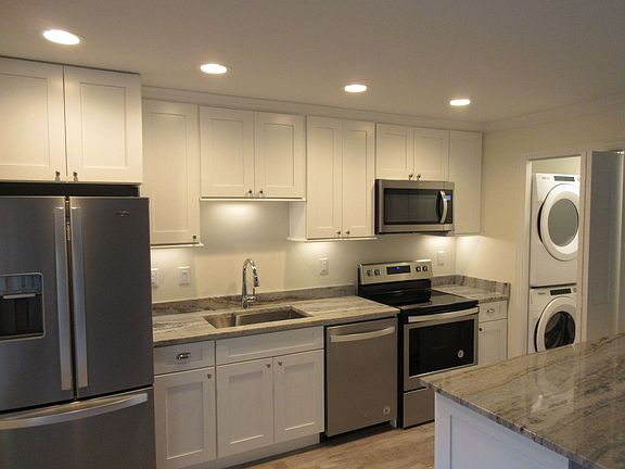 2nd image of 1701 Harvard St #12