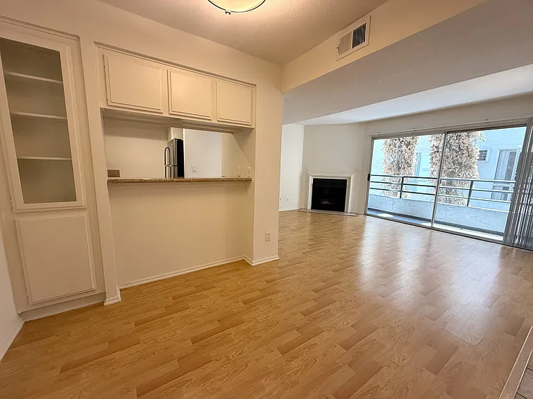Midvale Towers — Photo 179