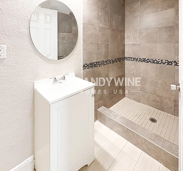 2145 Bourget Dr — Photo 18
