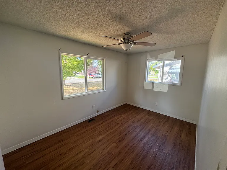 409 E 12th Ave — Photo 3