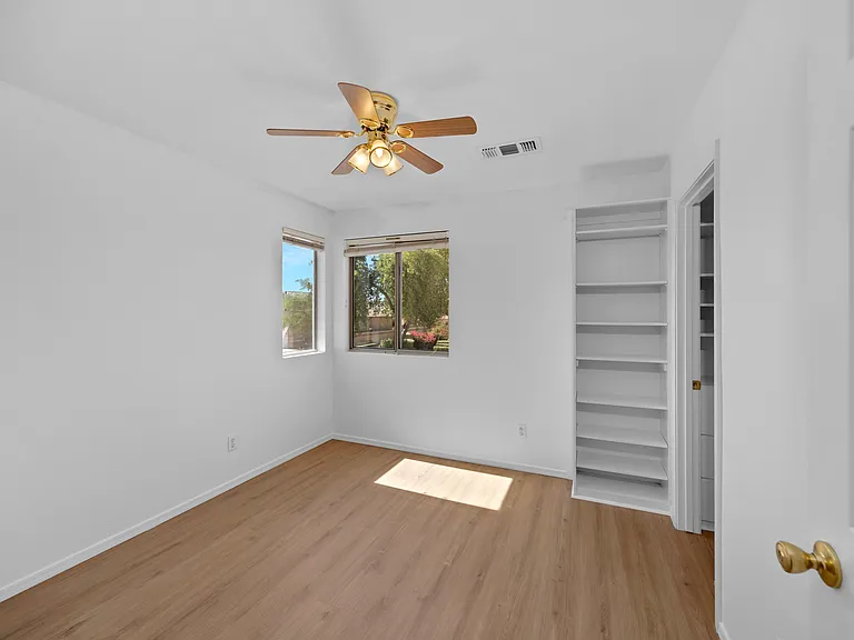 3309 E San Remo Ave — Photo 17