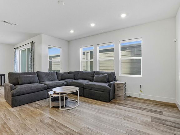 3rd image of 6056 Bullion Ln