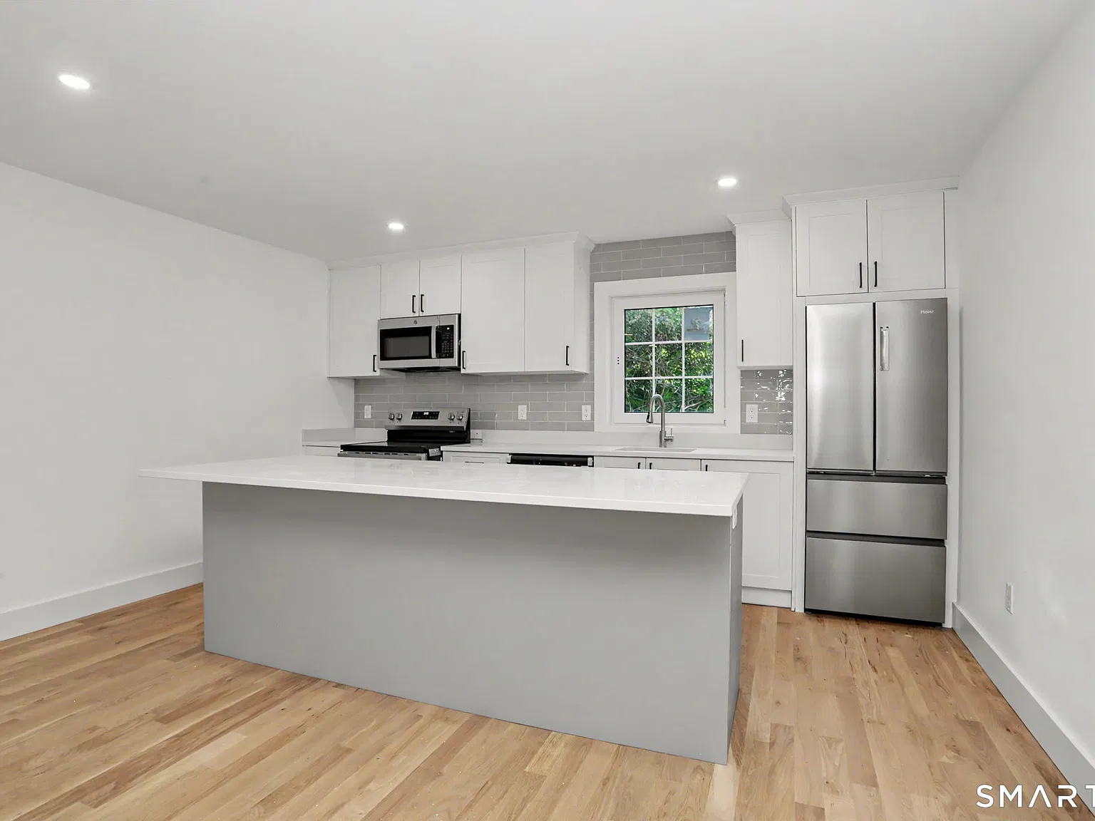 8 Benson Rd — Photo 3