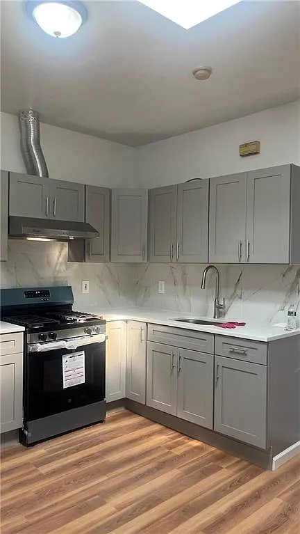 4 bed, 1000 sqft, $3,500 — Photo 1
