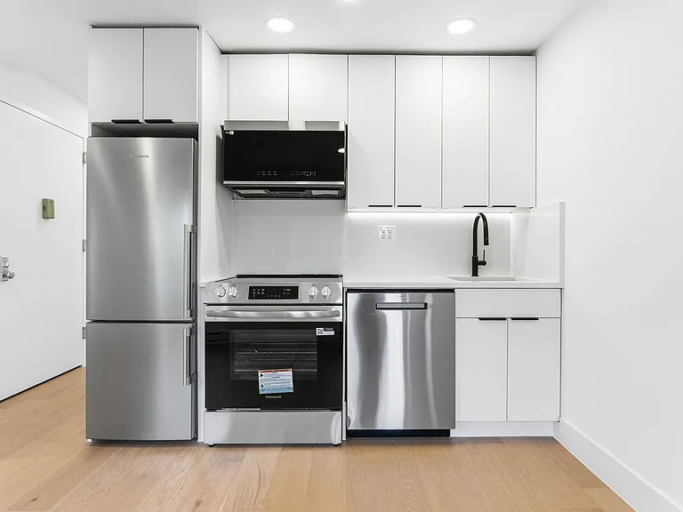 76 Carroll St #4 — Photo 2