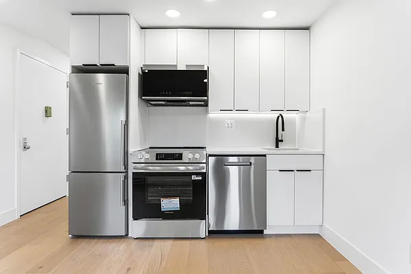 Kitchen, photo 1