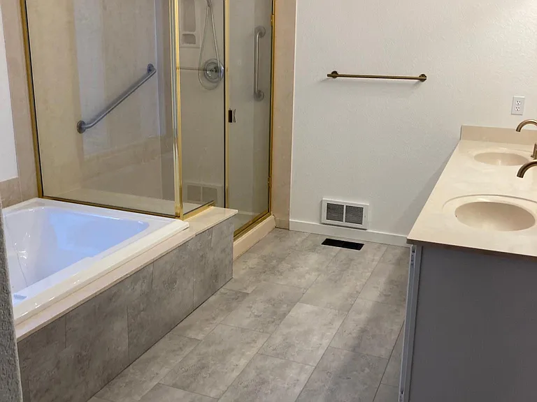 1515 E Trevino St — Photo 16