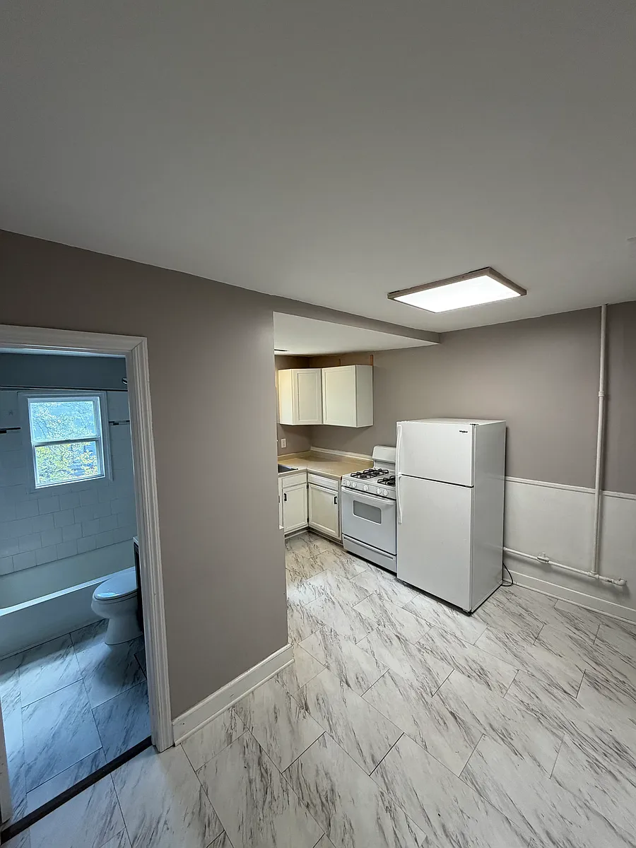 Building Photo - 86 Mohawk Ave #2