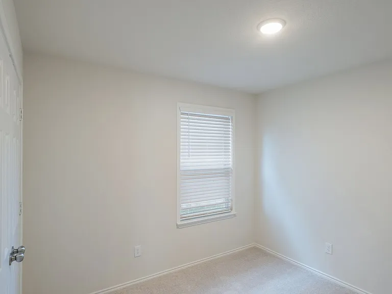 6319 Antares — Photo 19