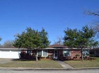 1206 E Walnut Ave, Victoria, TX 77901