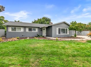21 Hickory Ln, Central Pt, OR 97502