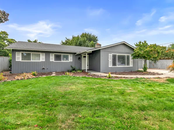 21 Hickory Ln, Central Pt, OR 97502