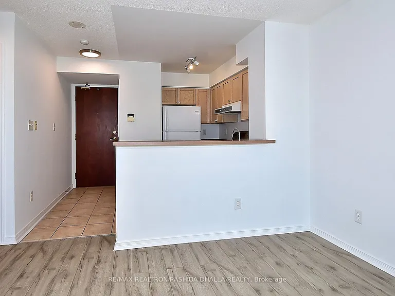 39 Oneida Cres #610 — Photo 16